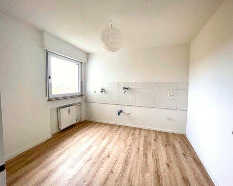 Foto - Helle 3 -Zi.-Whg. Balkon, 87m², 2525 saniert, ab 01.07. frei