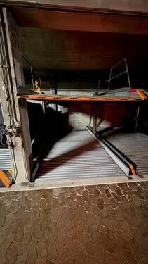 Foto - Tief Garage zu vermieten(( berg am laim Str71 ))