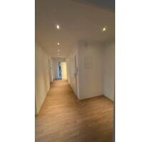 Große und helle Stadtwohnung im ersten Stock - Selb