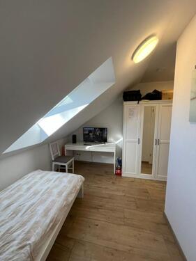 Foto - Charmantes Möbeliertes Zimmer - 690,00&nbsp;EUR Kaltmiete, ca.&nbsp; 12,00&nbsp;m&sup2;