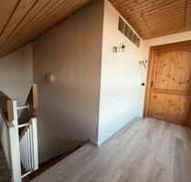 2-Zimmer Dachgeschosswohnung - 900,00&nbsp;EUR Kaltmiete, ca.&nbsp; 65,00&nbsp;m&sup2; in Groß-Umstadt (PLZ: 64823)