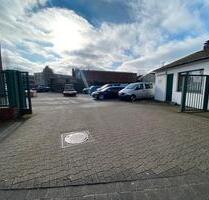 KFZ Handel mit Waschplatz und Büro Gebäude - Düsseldorf Stadtbezirk 9