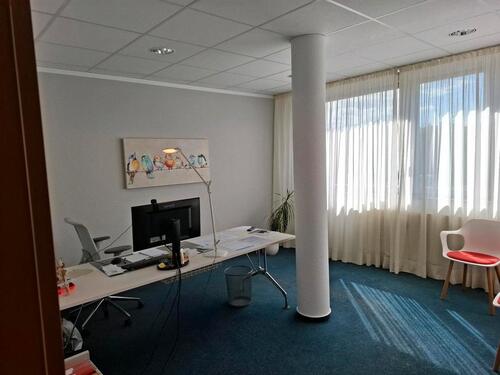 Foto - Attraktives Büro für Rechtsanwalt Rechtsanwältin