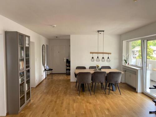 Foto - Helle 2-Zimmer-Wohnung mit Parkettboden, Balkon, Stellplatz