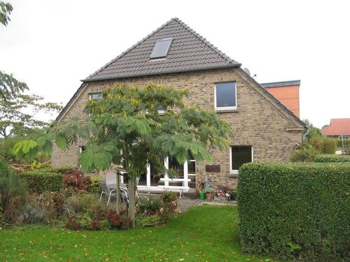 Foto - IM EINKLANG MIT DER NATUR Hochwertiges Einfamilienhaus mit Traumgarten