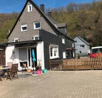 Gemütliches kernsaniertes Fachwerkhaus mit Garten und Pool - Herdorf