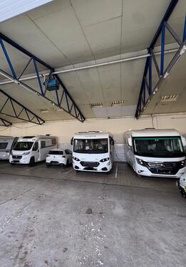 Foto - Hallenstellplatz Camper Wohnwagen Wohnmobil Oldtimer etc.