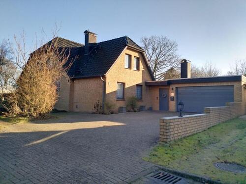 Foto - Großes 1-2 Fam.haus mit grünem Grundstück in Sackgassenendlage