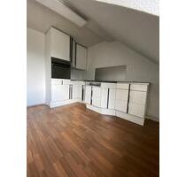 Charmante 2,5 Zimmer Dachwohnung in Duisburg Hochfeld