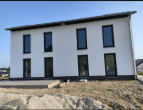 Foto - Moderne Doppelhaushälfte in Eichendorf – hochwertig & energiespa