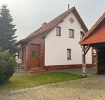 Charmante 2-Zimmer-Wohnung mit Terrasse, Gartenhaus & Stellplatz - Karlshagen