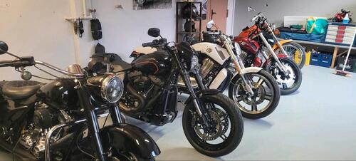 Foto - Motorradabstellplatz Garage mit Strom Stellplatz Überwinterung