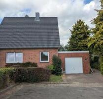 !ANFRAGE-STOPP! Einfamilienhaus mit Garten in ruhiger Lage - Büdelsdorf