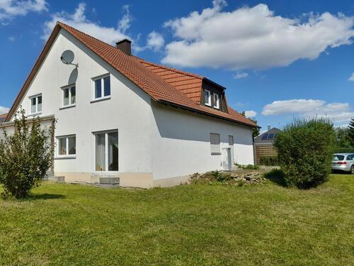 Foto - 12 Zimmer Mehrfamilienhaus, Wohnhaus in Oberdachstetten