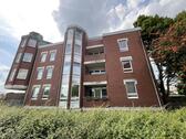 Foto - Wohnen direkt am Wasser! Bereits modernisierte 3-ZKB-Balkonwohnung am Bontekai zu vermieten!