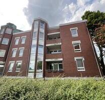 Wohnen direkt am Wasser! Bereits modernisierte 3-ZKB-Balkonwohnung am Bontekai zu vermieten! - Wilhelmshaven