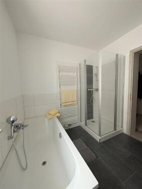 Foto - Sanierte 3-Raum-Wohnung mit Aufzug und Stellplatz direkt am Markt in Werdau!