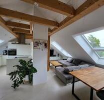 Sonnige Dachgeschoss Wohnung mit Balkon - Haimhausen