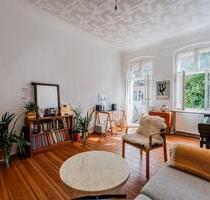 Stilvolle Altbauwohnung mit Südbalkon und Kaminofen - Berlin Neukölln