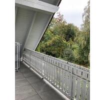 Wunderschöne Zweieinhalb-Zimmer-Wohnung im Dachgeschoß mit Loggia - Stadtoldendorf
