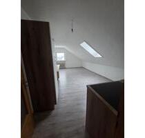 Charmante 2-Zimmer-Dachgeschoss-Wohnung - Selb