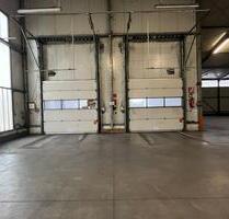 Top Lagerfläche 1.000 qm mit 2 elektrischen Rampen, ebenerdiges Tor und Freifläche - Krefeld Gellep-Stratum