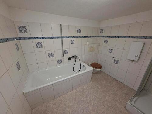 Foto - 7 Zimmer Etagenwohnung zur Miete in Neukirchen