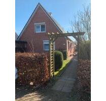 Grosszügiges Einfamilienhaus mit schönem gepflegten Garten - Sterley