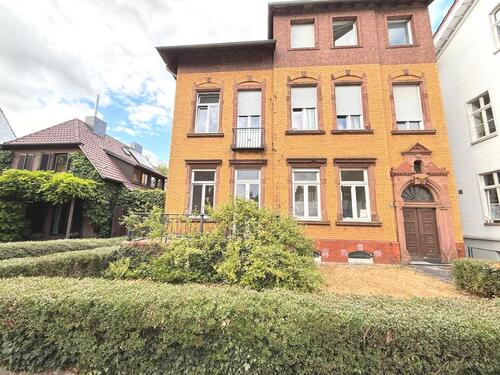 Foto - 'Villa statt Wohnheim – zieh ein, bevor’s ein anderer tut!'