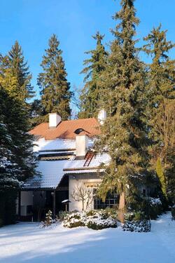 Foto - Großzügige Doppelhaushälfte mit sehr großem Garten und Garage