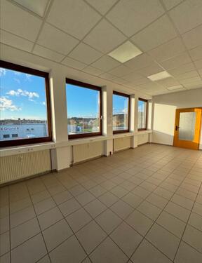 Foto - Helles Büro (40 m²) mit Parkplatz & Gemeinschaftsküche zu vermieten