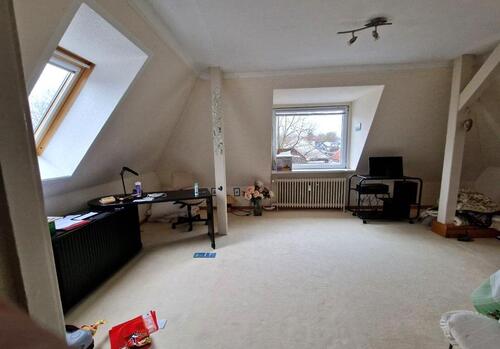 Foto - Ruhig und doch citynah: Möblierte 2-Zimmer-DG-Wohnung