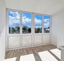 2 Warmmieten mitnehmen*: chice 3 ZimmerWE mit verglaster Loggia & Duschbad (Stellplatz auf Anfrage) - Freiberg