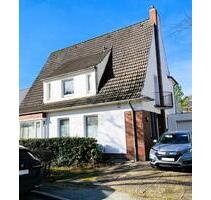 Großzügiges Einfamilienhaus in bester Lage! Wunderschöner Garten! - Bremerhaven Schiffdorferdamm