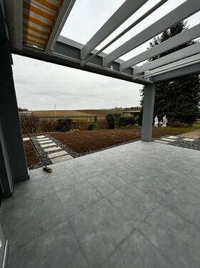 Foto - Kernsanierte 4-ZimmerEG-Whg, mit Terrasse, eigenem Garten, Garage