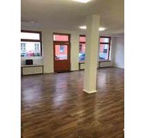 Verwirklichen Sie Ihre Geschäftsidee! Ladengeschäft mit großen Schaufenstern ab sofort zu mieten - Fürth Altstadt