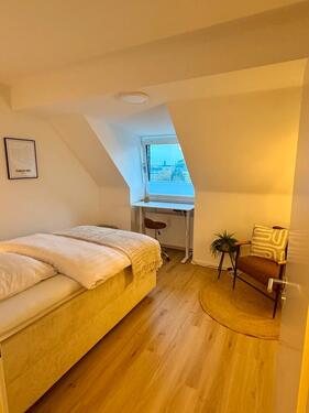 Foto - Ab sofort frei: vollmöbliertes Business WG Zimmer in D-Zoo