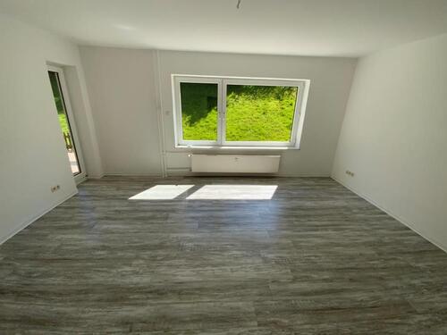 Foto - bezugsfertig: schöne 3-Zimmer-Wohnung mit Terrasse und Laminat in Plettenberg Kersmecke