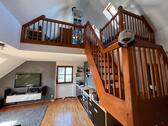 Foto - Tolle 2,5 Zi. - Maisonettwohnung, mit Balkon, EBK, Einzelgarage