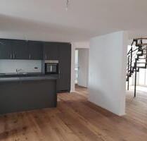 Luxuriöse Maisonette-Wohnung | saniert | Garage | Zentral | Bosch - Schwieberdingen