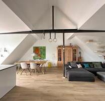 Helle 2-Zimmer-Dachgeschosswohnung mit Balkon in Köln Riehl