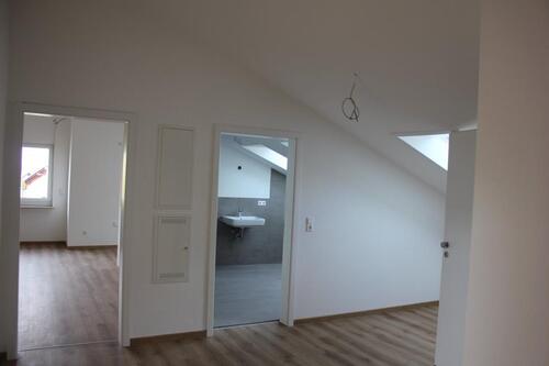 Foto - Erstbezug: DG-Wohnung in gehobener Wohnlage, auch als WG geeignet