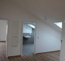 Erstbezug: DG-Wohnung in gehobener Wohnlage, auch als WG geeignet - Salach