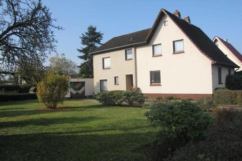 Foto - 3-Zimmer Wohnung im Obergeschoss mit Balkon & großen Garten