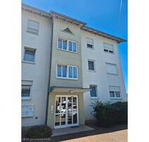 Dachgeschosswohnung mit Charme und viel Licht – sofort bezugsfrei - Esselbach Kredenbach