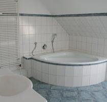 Schöne 3-Zimmer DG-Wohnung in gepflegtem Mehrfamilienhaus - Mönchengladbach Nord