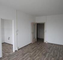 2-Raum-Wohnung mit Südbalkon im 3. Geschoss zu vermieten - Bernburg (Saale)