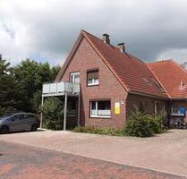 2-Zimmer-Balkon-Whg., Wohnraum mit Küchenzeile, Bad, Abstellraum - Wangerland