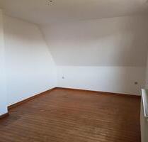 Sanierte 2 Zi Küche Bad Wohnung für junge Paare Alleinstehende - Griesheim