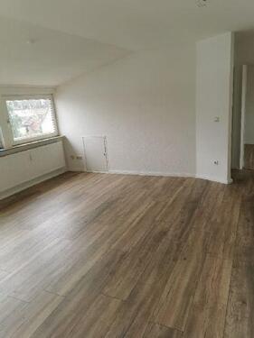 Foto - Hell und gemütlich - DG-Wohnung mit Vollbad, EBK und hellen Räumen, nahe Zentrum, gut geeignet auch für junge Familien